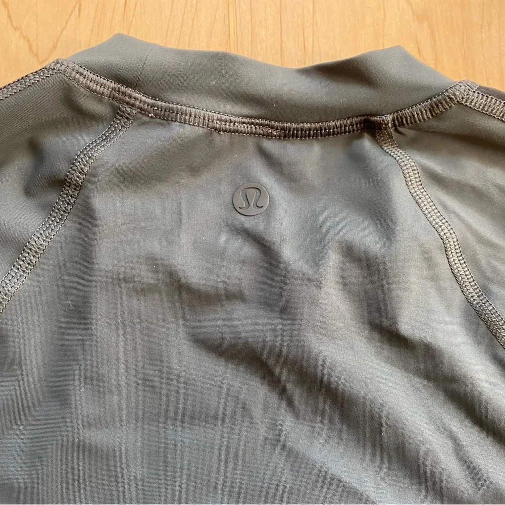 Lululemon Women's Black Sea Courage Rash Guard
Swimwear Long Sleeve - Picture 3 of 13